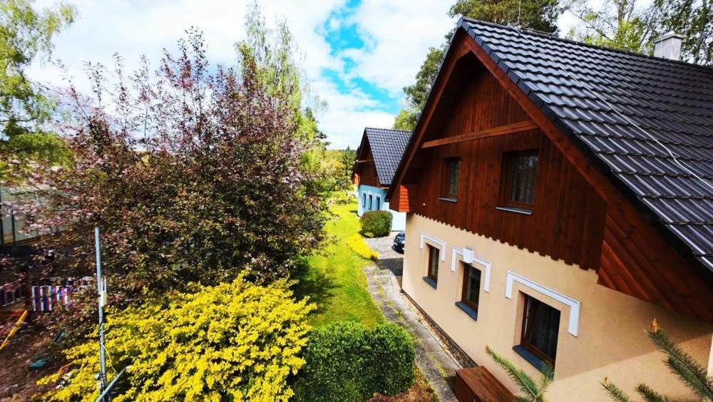 Chaty Kolodeje - Ubytovani U Reky V Soukromem Arealu-Orange Kolodeje nad Luznici Buitenkant foto